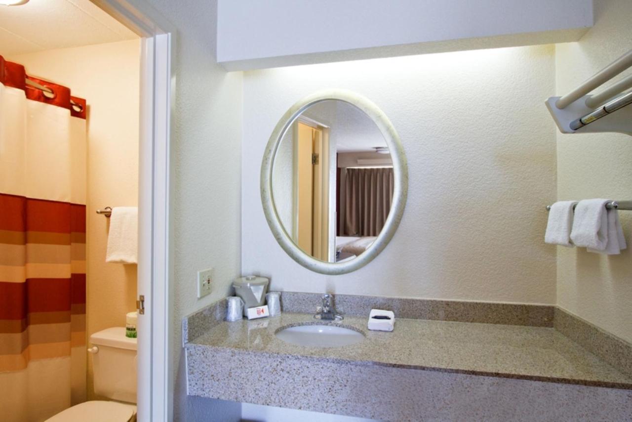 Red Roof Inn Charleston West - Hurricane, Wv Teays Valley Εξωτερικό φωτογραφία