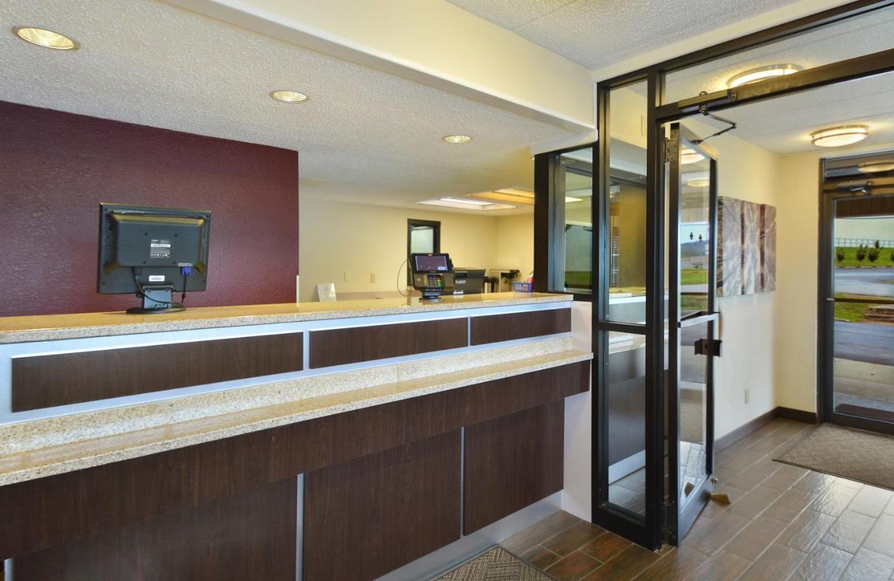 Red Roof Inn Charleston West - Hurricane, Wv Teays Valley Εξωτερικό φωτογραφία